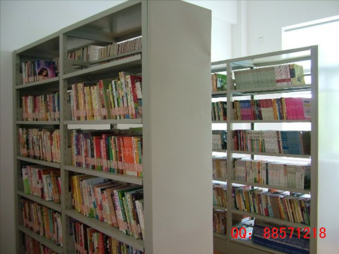 社区图书馆书架